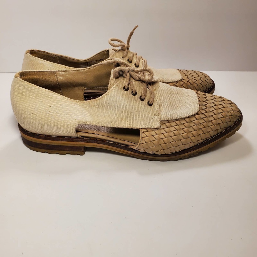 Cream Side Cutout Shoes, sz 8 - Picture 2 of 7